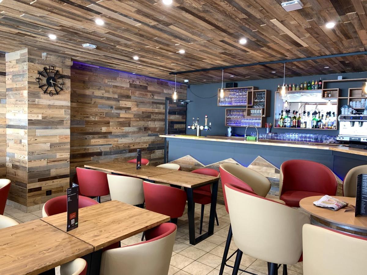 Hotel Restaurant Le Centre Lélex 외부 사진